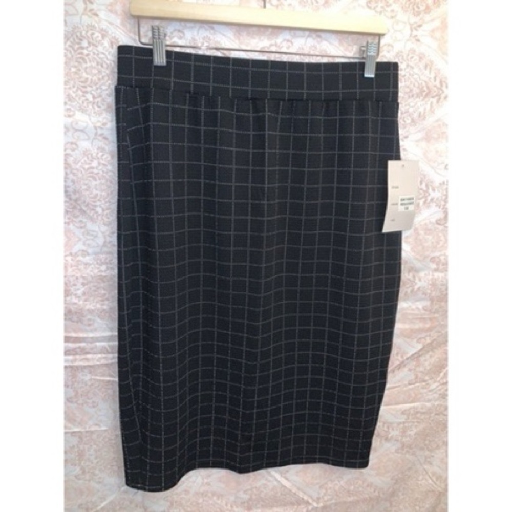 Plus Size Plaid Pencil Skirt